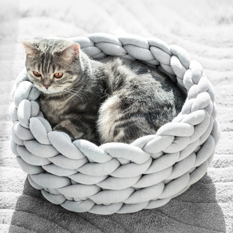 Braided Dog Bed Warming Dog House Soft Pet Nest Kennel Dog Baskets Indoor Sleeping Bag Cat Cage Puppy Cave Bed Sofa Plus Size