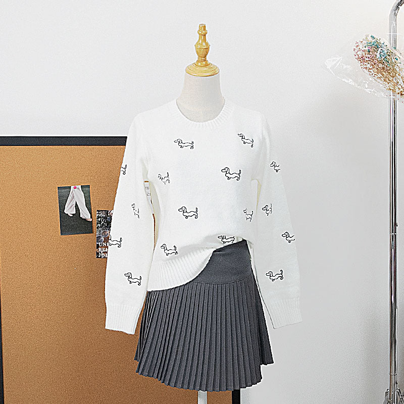 White embroidered dog pullover round neck sweater
