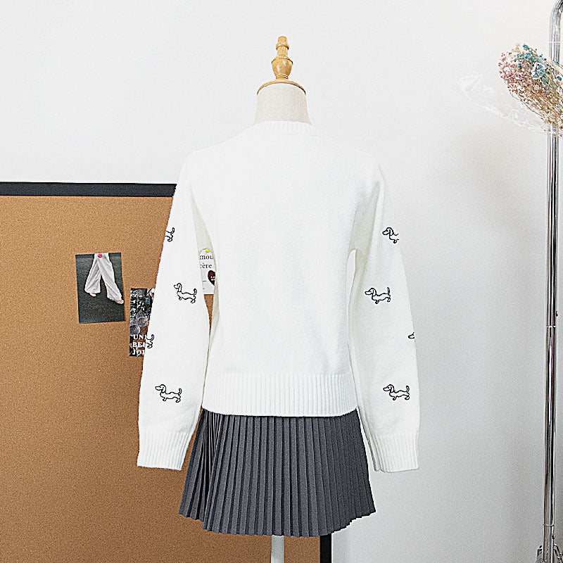 White embroidered dog pullover round neck sweater